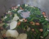 Foto langkah ke 1 dari resep Sayur Asem Bumbu Instan.