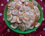 A picture of step 7 of Raw banana masala chips.