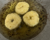Foto langkah ke 5 dari resep Donat Kentang Gula Halus.