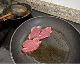 Foto del paso 2 de la receta: Solomillo en salsa de queso