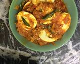 A picture of step 4 of Egg masala.