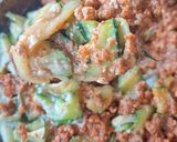Une image de l'étape 4 de Tagliatelles de courgettes et bolognaise végétale.
