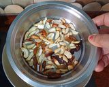 A picture of step 1 of Suji Halwa (Semolina Halwa).