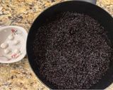 A picture of step 1 of Black Glutinous Rice Wine for Tết Đoan Ngọ.