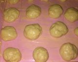Foto langkah ke 5 dari resep Donat gula tidak bolong.