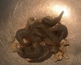 Foto langkah ke 2 dari resep Tumis Brokoli Udang.