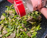 Foto del paso 7 de la receta 22. Revuelto de espárragos y champiñones