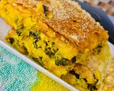 Foto del paso 5 de la receta: EMPANADA XXL DE 🥬ACELGA🥬, 🥦COLIFLOR🥦 Y 🧅CEBOLLA🧅CARAMELIZADA CON 🧀🧀QUESO 🧀 🧀