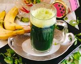 A picture of step 2 of GREEN Smoothie spinach.. banana smoothie.