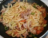 A picture of step 9 of Japanese-Style Stir-Fried Udon with Pork.