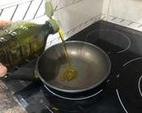Foto del paso 1 de la receta: Champiñón relleno de gula del norte y huevo de codorniz