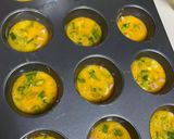 Foto langkah ke 2 dari resep Cheese Egg Muffin.