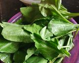A picture of step 1 of Dal palak.