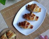 Foto langkah ke 3 dari resep Croissant Pisang Coklat Keju Mini.