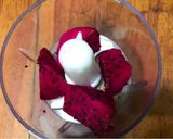 Foto langkah ke 2 dari resep [216] MPASI Puree Buah Naga Merah dan Biskuit Milna.
