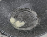 Foto del paso 4 de la receta: Redondo de pavo relleno de champiñones y queso en salsa