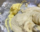 Foto langkah ke 2 dari resep Butter roll (straight dough method) by icenguik.