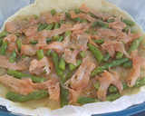 Foto del paso 2 de la receta: Quiche de salmón ahumado y espárragos verdes light