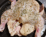 Foto del paso 3 de la receta: Pollo relleno al horno 🍗