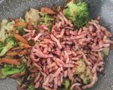 Foto del paso 5 de la receta: Coliflor, Brócoli, Zanahoria y Patata al Wok a la Mantequilla y Yakiniku con Bacon