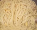 A picture of step 5 of Spaghetti with salmon, saffron and pistachio nuts.