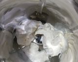 A picture of step 7 of Custard vanilla ice cream shake.