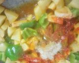 आलू शिमला मिर्च की सब्जी (aloo shimla mirch ki sabzi recipe in Hindi) रेसिपी चरण 3 फोटो