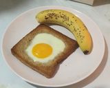 Foto langkah ke 1 dari resep Roti telur panggang.