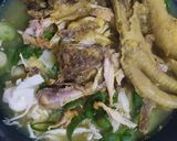 Foto langkah ke 8 dari resep Soto Ayam Ceker Tulangan Kuah Kuning.