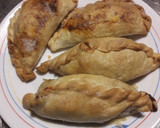 Foto del paso 5 de la receta: Empanadas de carne dulces + queso. 🥐🥐🥐🧀🌶️🍖