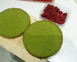 Foto del paso 14 de la receta: Pastel de té Matcha con frambuesas con los secretos del éxito