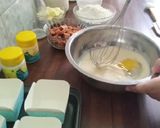 Foto langkah ke 2 dari resep Muffin Sosis Keju.