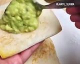 Foto langkah ke 4 dari resep Avocado Egg Toast.