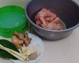 Foto langkah ke 1 dari resep Ayam geprek sambel gurih.