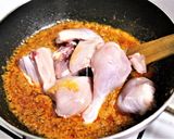 A picture of step 5 of Hyderabadi Murgh Ka Salan.