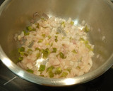 Foto del paso 1 de la receta: Olleta de garbanzos y salmón