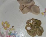A picture of step 2 of Mushroom Olive Omelette.