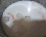 A picture of step 4 of Organic Papaya milk shake.