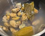 A picture of step 1 of Sweet & Spicy Sauté Mussels.