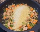 Foto del paso 2 de la receta Arroz con atún y verduras