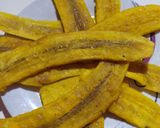 Foto del paso 1 de la receta: Tostones con bacon y queso