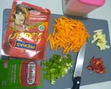Foto langkah ke 1 dari resep Kornet Oseng Wortel.