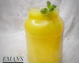 A picture of step 1 of Ginger and pineapple juice.