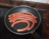 Foto del paso 3 de la receta: Huevos fritos con papas y chistorra método tradicional