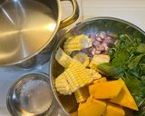 Foto langkah ke 1 dari resep Sayur Bening Bayam, Labu dan Jagung.