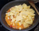 Foto del paso 4 de la receta: Guiso Marinero con Patatas y Guisantes