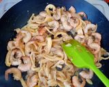 Foto langkah ke 4 dari resep Tumisan Udang Jamur Tiram.