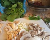Foto del paso 7 de la receta Quiche hojaldrada de espinacas y champiñones con salsa de arándanos