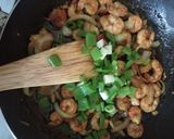 Foto langkah ke 4 dari resep Udang tumis saus tiram.