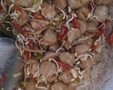 Foto langkah ke 3 dari resep Orek Bakso Teri Pedas.